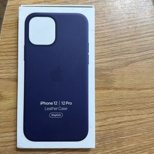 iPhone 12 / 12 Pro leather case